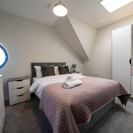 Three Bed Apartment Sleeps 5 In Botanic Белфаст Экстерьер фото