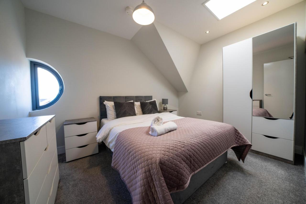Three Bed Apartment Sleeps 5 In Botanic Белфаст Экстерьер фото