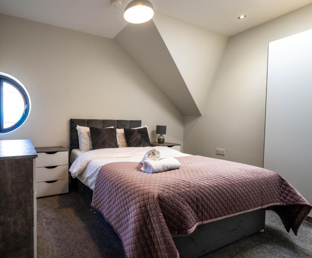 Three Bed Apartment Sleeps 5 In Botanic Белфаст Экстерьер фото