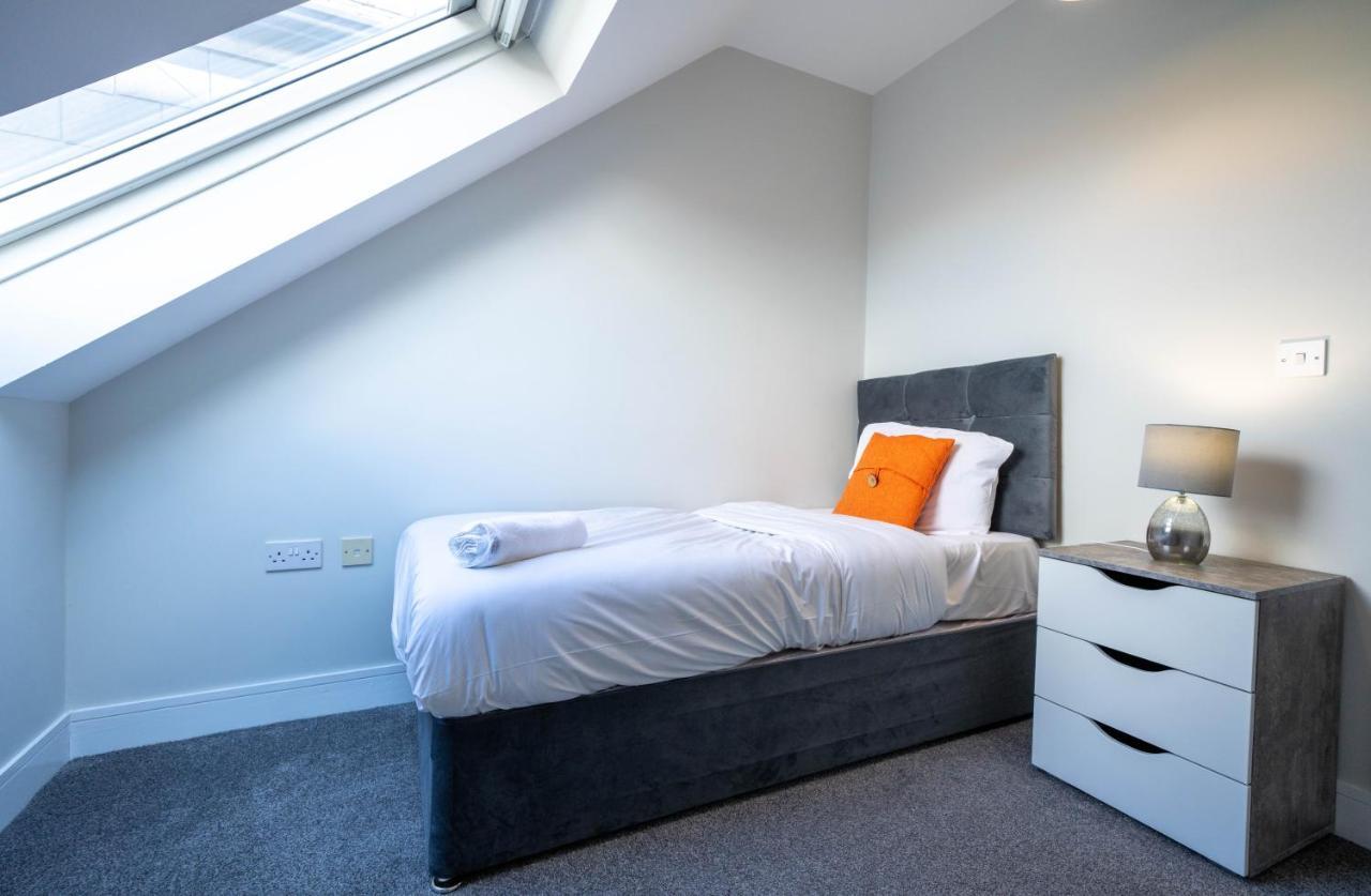Three Bed Apartment Sleeps 5 In Botanic Белфаст Экстерьер фото